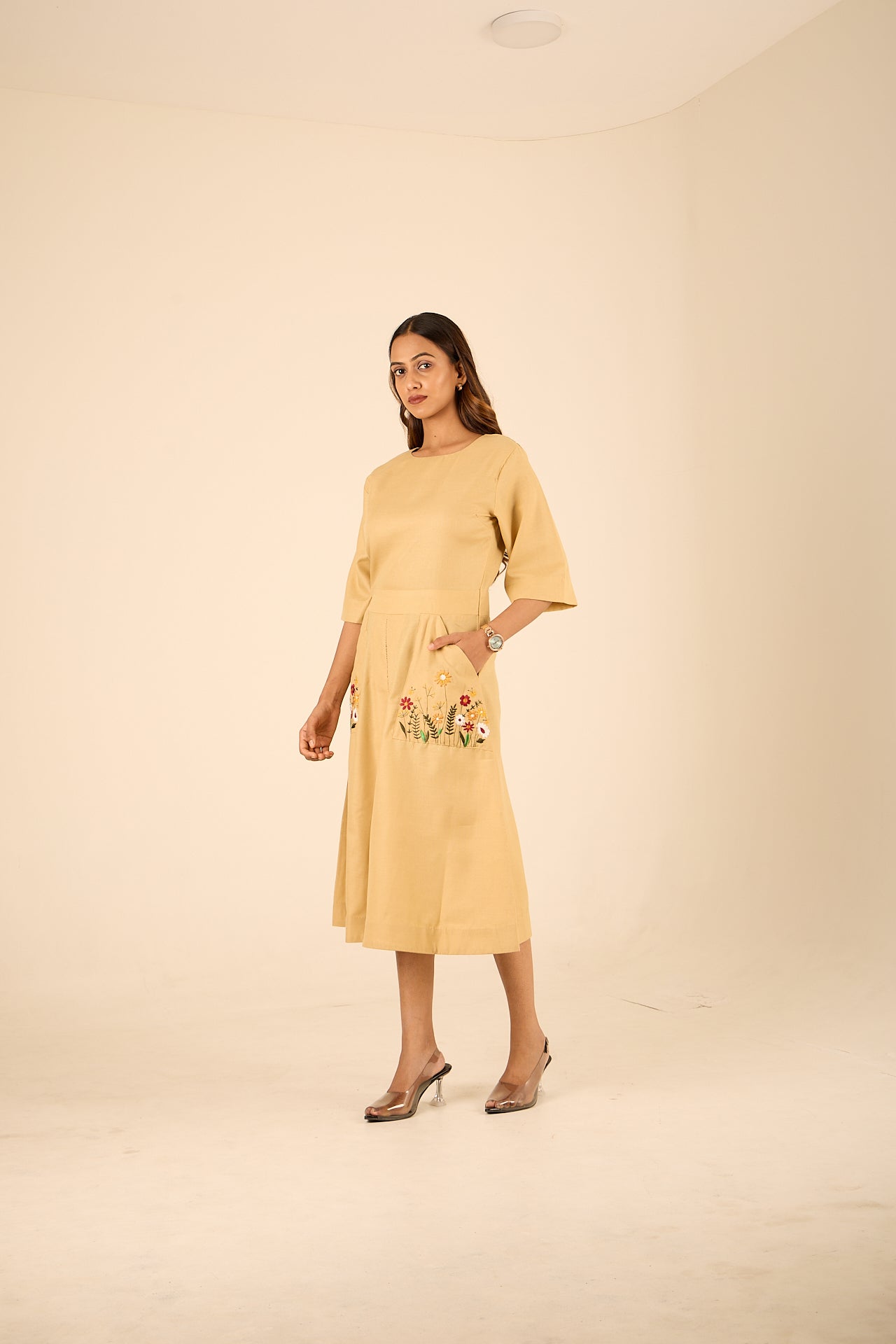 Laibaag- Fit & Flare Midi Dress