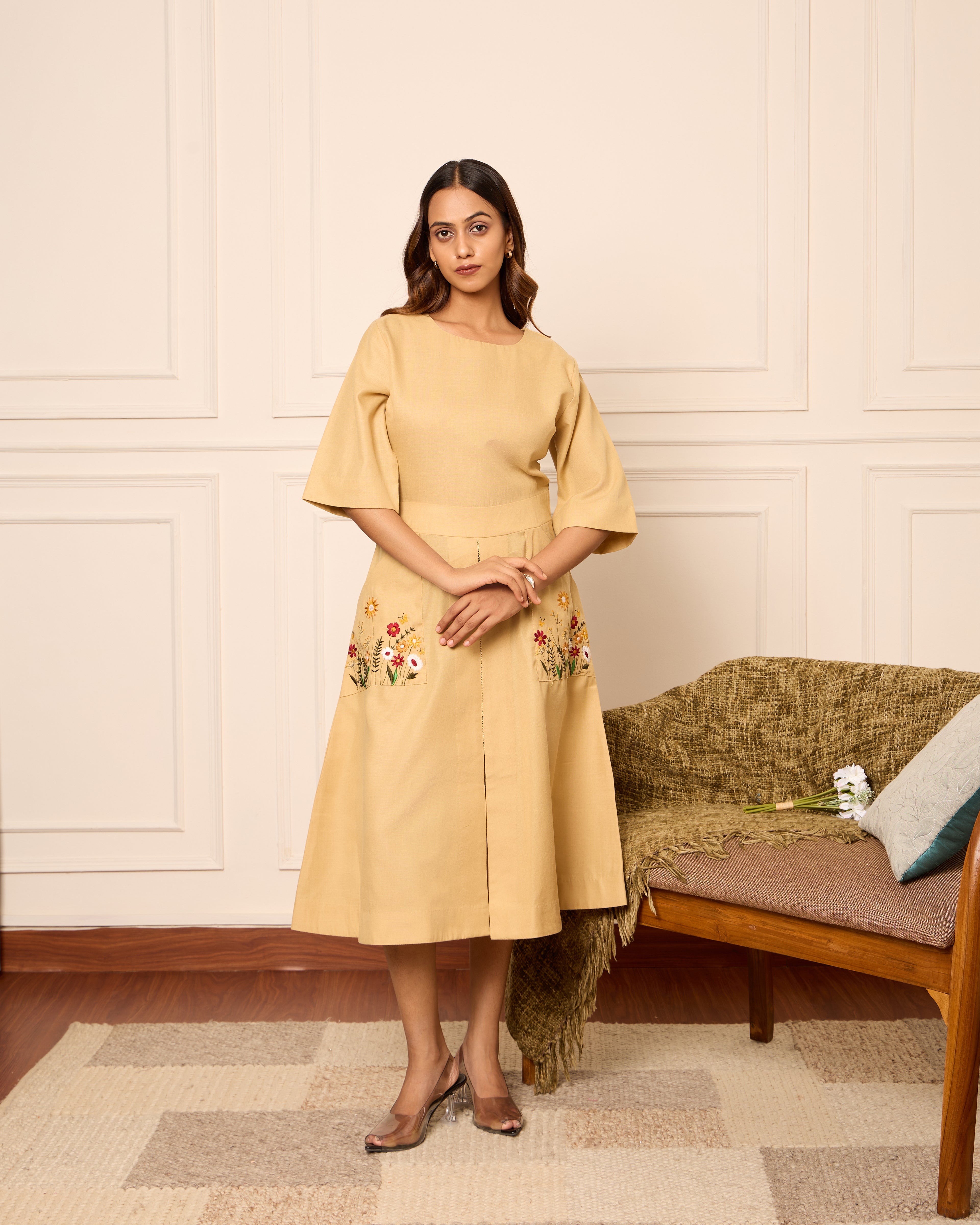 Laibaag- Fit & Flare Midi Dress Beige