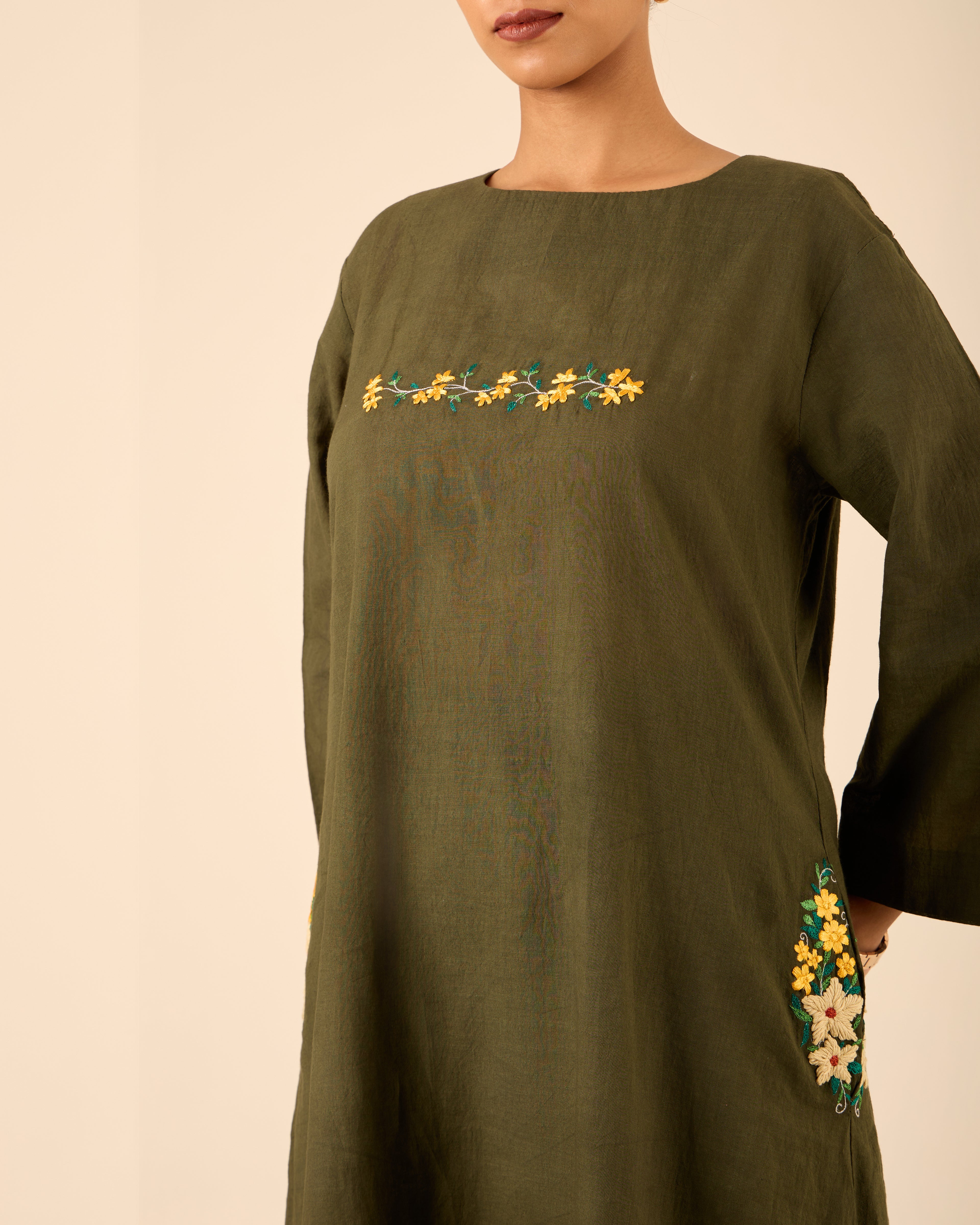 Gehraai- Long Asymmetric Embroidered Kurta with Palazzo